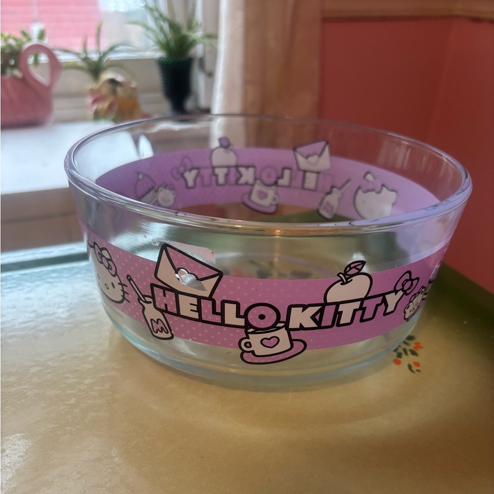 Hello Kitty Sanrio Pyrex Pink Glass Bowl 7 Inch Diameter 4 Cup Glass NO LID
